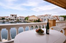 Apartamento en Empuriabrava - 321-Bonito apartamento con Parking privado y vistas a la marina cerca del centro y playa