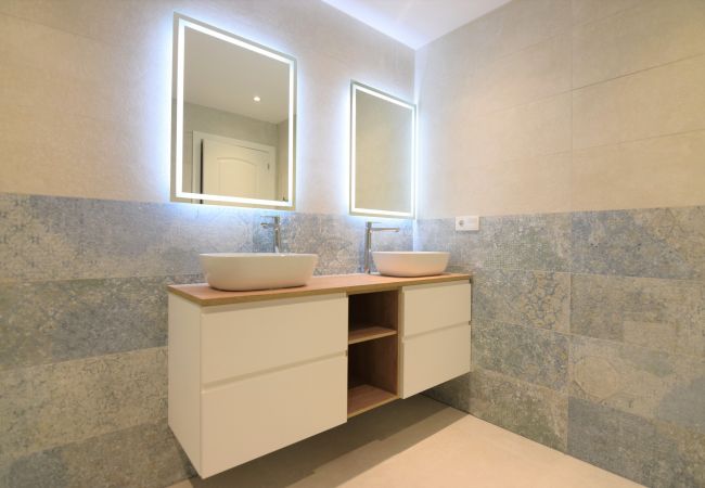 Casa en Empuriabrava - Casa individual para 6 personas con pìscina y jardín-wifi-385