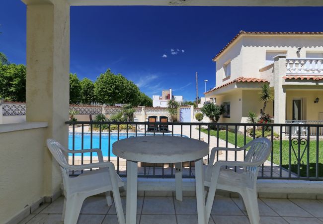Apartamento en Empuriabrava - 401-04 apartamento 2 dormitorios piscina