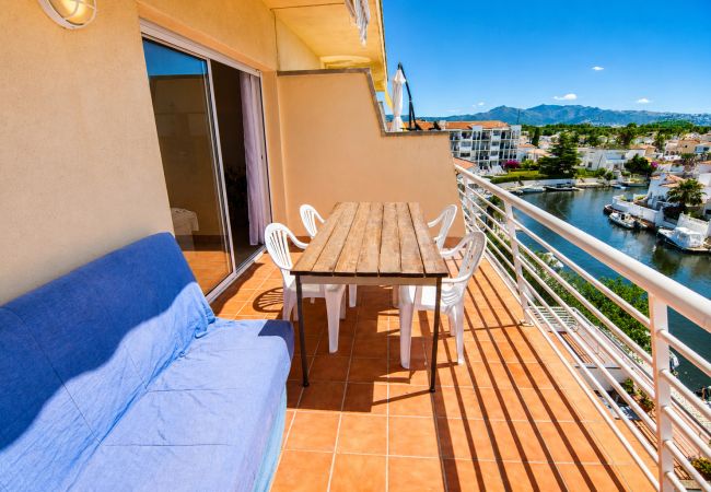 Apartamento en Empuriabrava - 224-Apartamento con vistas a la marina, piscina, parking