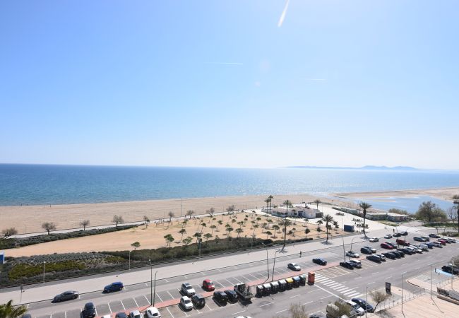 Ferienwohnung in Empuriabrava - 154-Luxuswohnung mit Meerblick im Zentrum