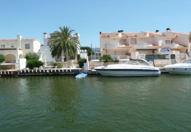 Ferienhaus in Empuriabrava - 214 – Schönes Fischerhaus mit Kanalblick