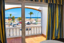 Ferienwohnung in Empuriabrava - 285-Schöne Wohnung in erster Strandlinie