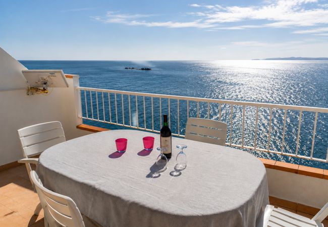 Ferienwohnung in Rosas / Roses - 298-Schöne Wohnung mit Meerblick und Pool