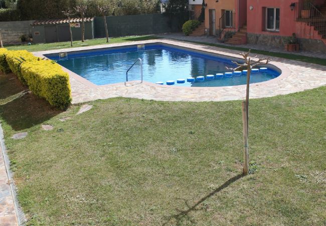 Ferienhaus in Empuriabrava - 252-Schönes Haus in Strandnähe mit Gemeinschaftspool
