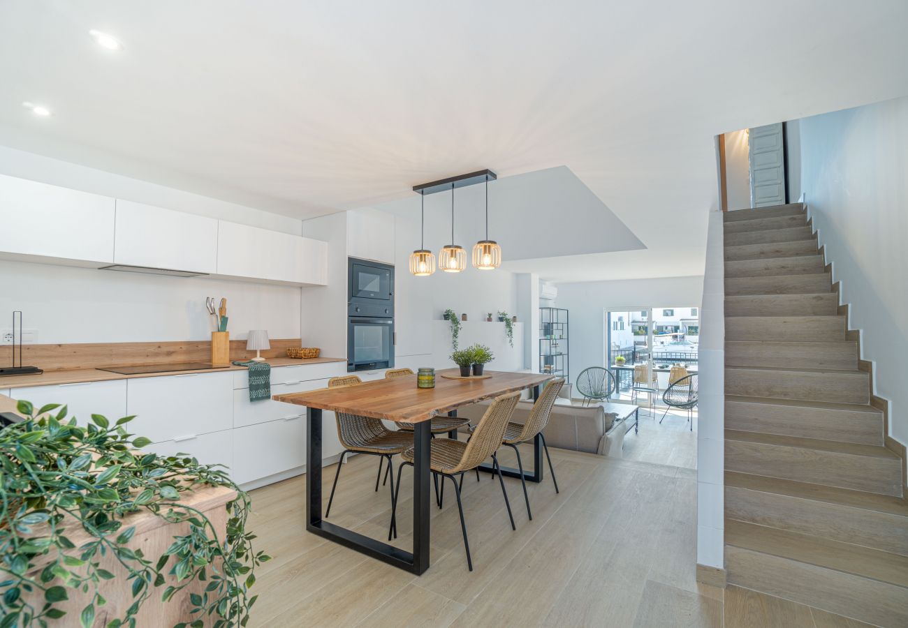 Ferienhaus in Empuriabrava - 405-Schönes Haus am Kanal mit  Anlegeplatz und Parkplatz