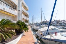 Ferienwohnung in Empuriabrava - 403-Schöne Wohnung mit Blick auf den Kanal 