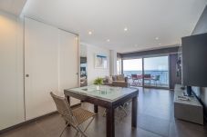Ferienwohnung in Rosas / Roses - 416-Apartment  in erster Meereslinie mit Parkplatz, Pool  und Aussicht 
