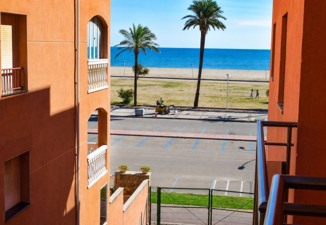 Apartment in Empuriabrava - 305-Nice apartment near of beach and center 