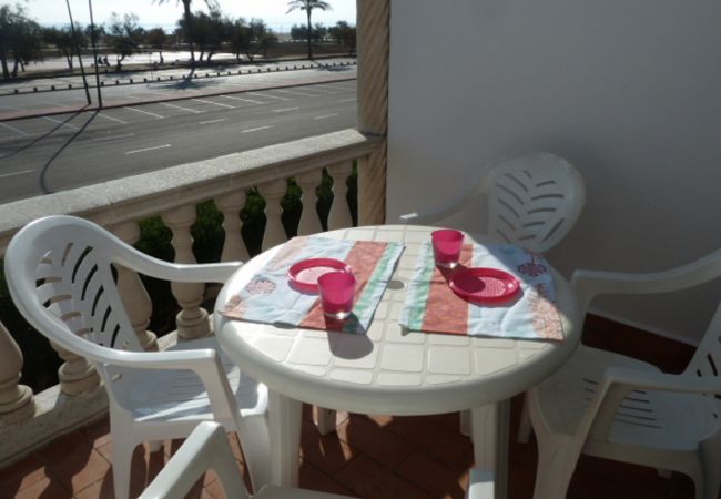 Apartment in Empuriabrava - Nice apartment in first line of the beach-285