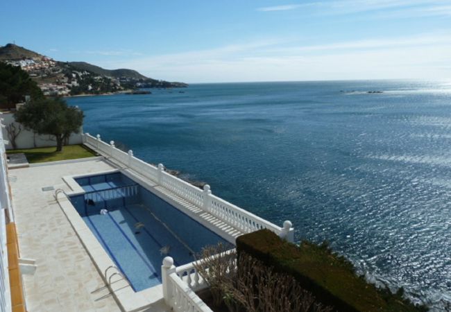 Apartment in Rosas / Roses - Very nice apartment , swimming pool and sea view-298