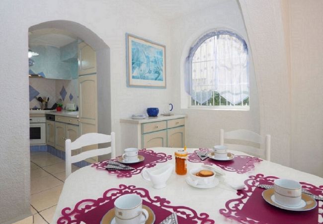 House in Empuriabrava - Nice house on the canal with 2 private moorings, pool and wifi-354