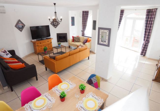House in Empuriabrava - Nice house on the canal with 2 private moorings, pool and wifi-354