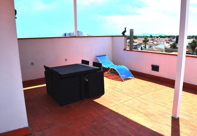 Apartment in Empuriabrava - Apartment with terrace and view on canal- 238 