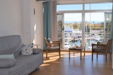 Studio in Empuriabrava - 358-Large studio with view canal and sea