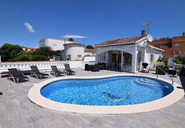 House in Empuriabrava - 386-Beautiful house with pool 