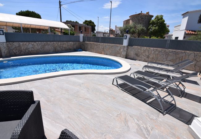 House in Empuriabrava - 386-Beautiful house with pool 