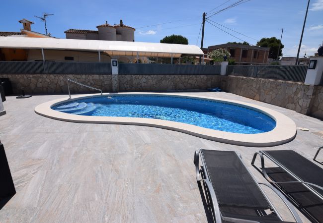 House in Empuriabrava - 386-Beautiful house with pool 