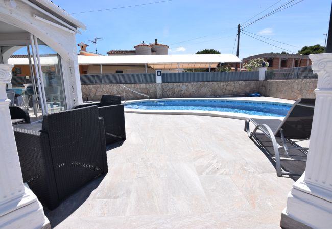 House in Empuriabrava - 386-Beautiful house with pool 