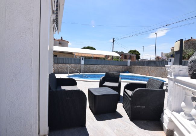 House in Empuriabrava - 386-Beautiful house with pool 