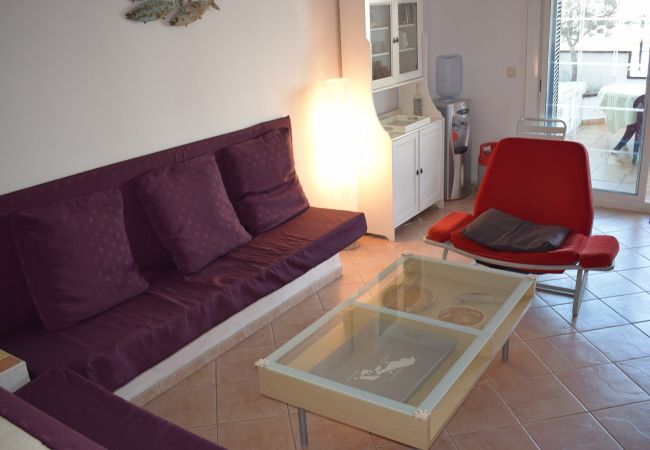 Townhouse in Empuriabrava - nice house with private mooring-395