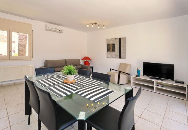 Apartment in Empuriabrava - 401-07 apartment 2 bedrooms pool