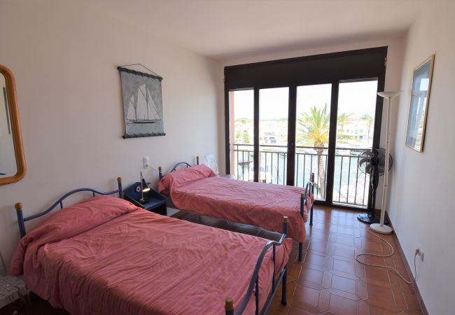 Apartment in Empuriabrava - 407-canal's view apartment