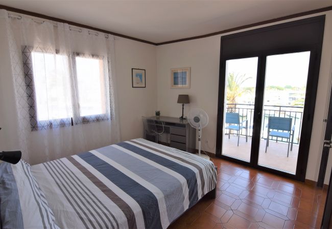 Apartment in Empuriabrava - 407-canal's view apartment