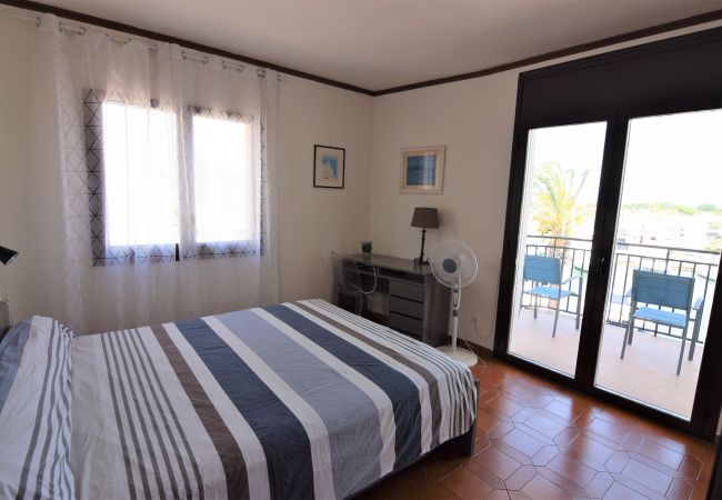 Apartment in Empuriabrava - 407-canal's view apartment