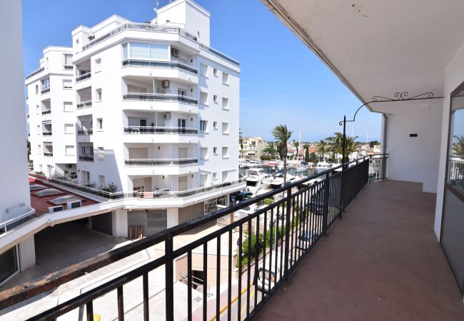 Apartment in Empuriabrava - 407-canal's view apartment