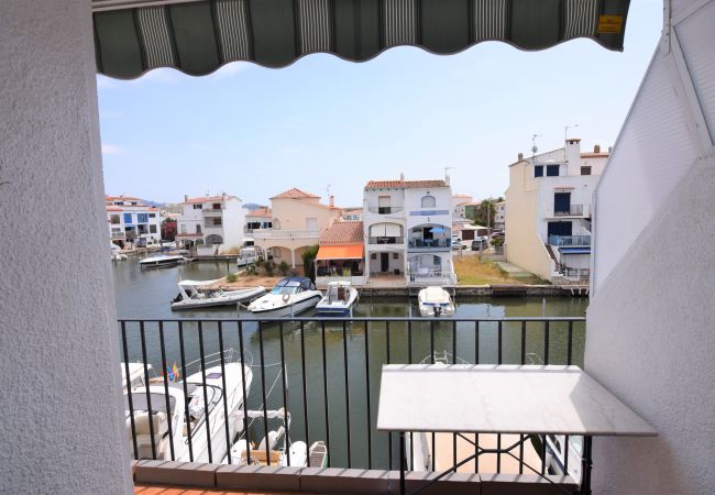 Apartment in Empuriabrava - REF 408 Apartment with canal's view
