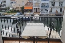 Apartment in Empuriabrava - 408- Apartment with canal's view