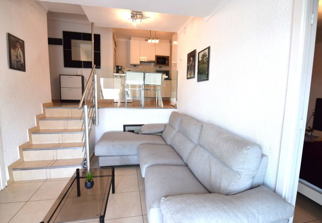 Apartment in Empuriabrava - 417-Apartment first line of beach with  parking