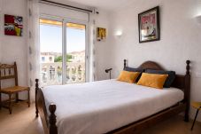 Appartement à Empuriabrava - 321-Bel appartement avec parking privé et vue sur la marina, à proximité du centre et de la plage.