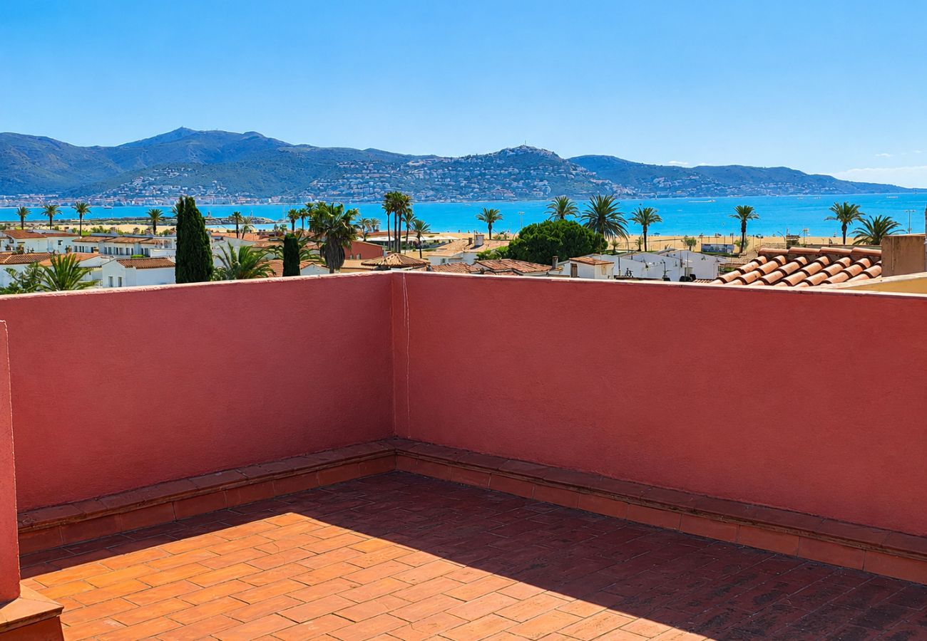 Appartement à Empuriabrava - 391 - Duplex avec Solarium & Vue Mer | Plage et Centre à Pied