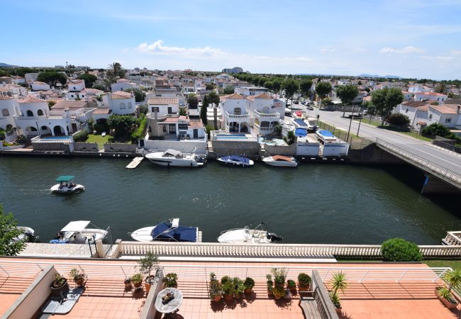 Appartement à Empuriabrava - Appartement avec vue Marina, piscine et parking-224