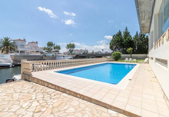 Appartement à Empuriabrava - Appartement avec vue Marina, piscine et parking-224